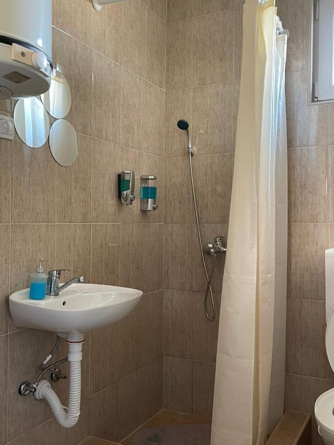 Apartmani Marija Zemun Zemun Polje Exterior foto
