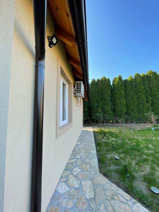 Apartmani Marija Zemun Zemun Polje Exterior foto