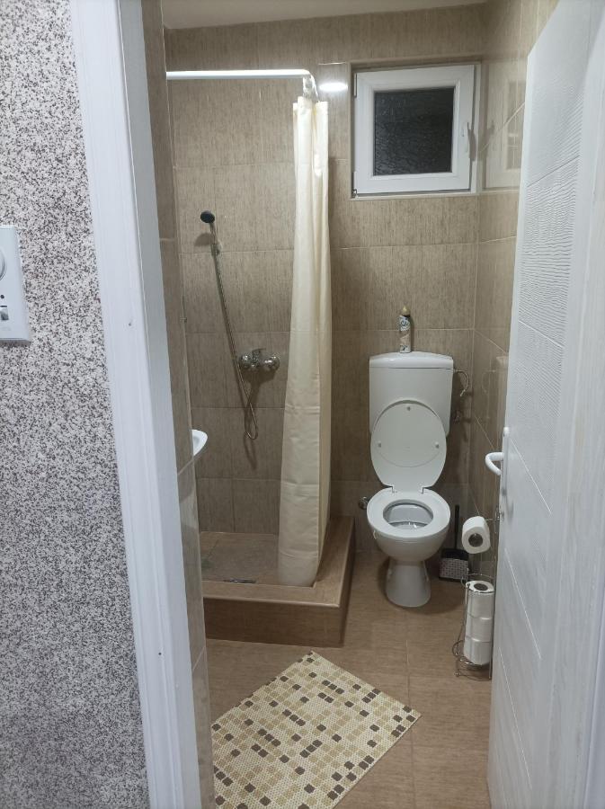 Apartmani Marija Zemun Zemun Polje Exterior foto