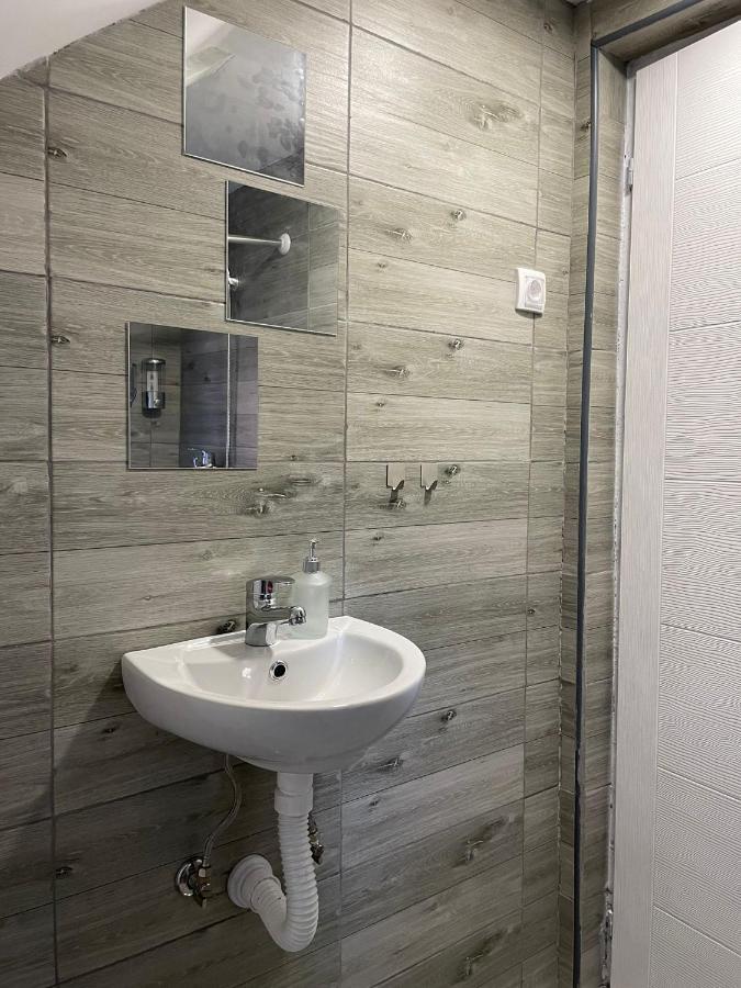 Apartmani Marija Zemun Zemun Polje Exterior foto