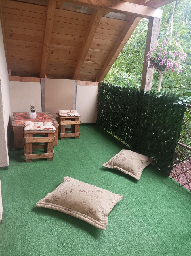 Apartmani Marija Zemun Zemun Polje Exterior foto